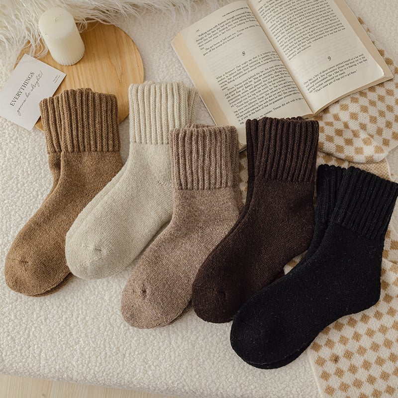 🏆LAST DAY SALE 49% OFF - 5 Pairs Women's Solid Mid-calf Socks